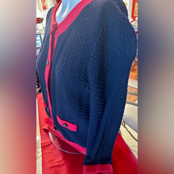 FOREVER 21 CARDIGAN NAVY BLUE AND RED WITH 2 FRONT POCKETS AND BUTTONS SIZE M - Picture 4 of 10